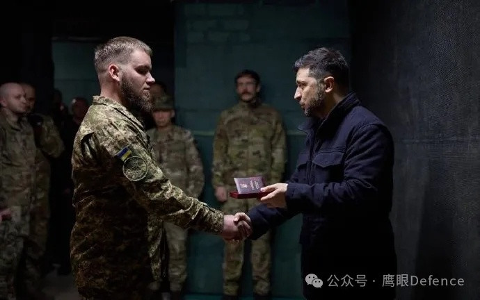 烽火问鼎计划乌军第7快速反应军发言人谢尔盖·奥基舍夫带来了好消息，“防御部队已