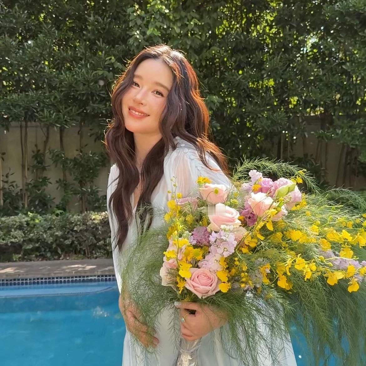 一开始对阚清子是无感的，即使看她演戏，也没什么太大的触感，纯路人粉。熟悉她