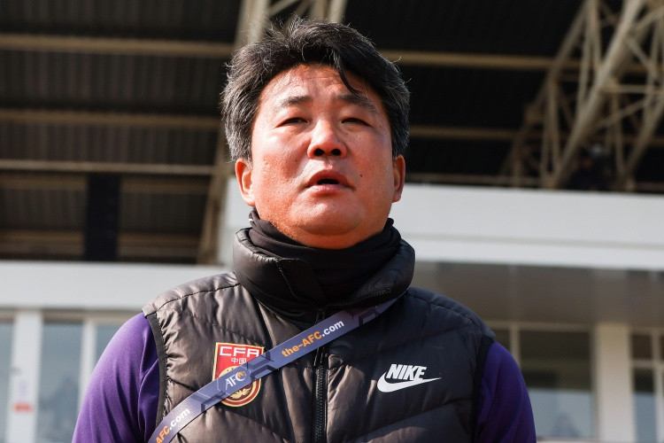官方: 备战U20女足世界杯, 王军接替科林·贝尔出任U20女足主帅