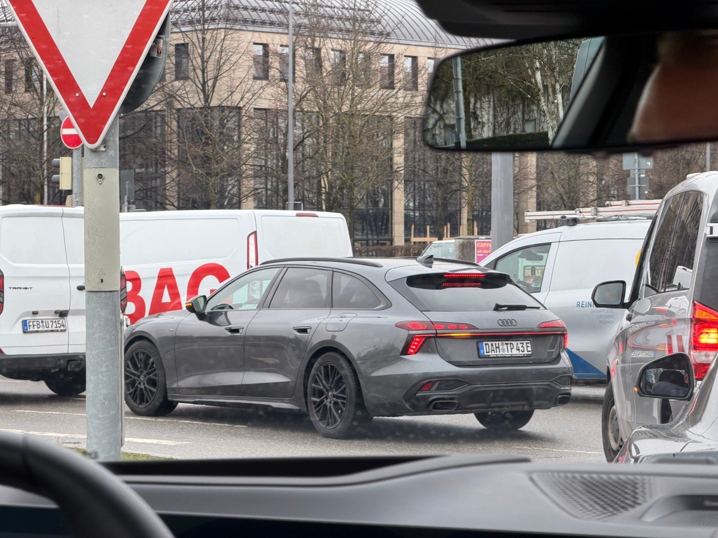 这是新A6旅吧？帅不帅？