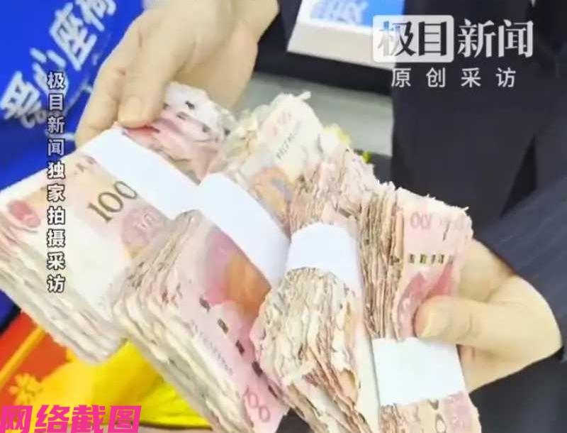 湖北武汉有夫妻家里条件不错，自己的三个孩子生怕自己的父母生活不好，不时给他们送钱