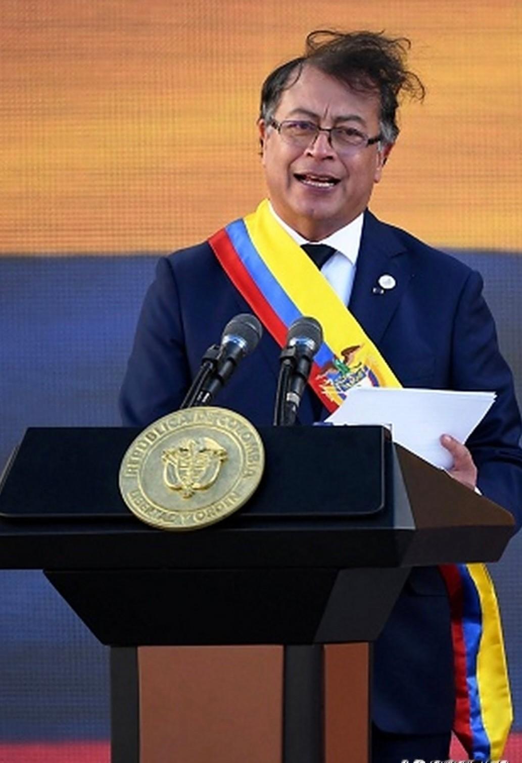 阿连德死了，查韦斯走了，马杜罗还在。佩特罗在纽约喊话，美国没抓他，只收了他护照