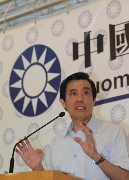 马英九这句大实话，直接在岛内掀起巨浪。他直言：“抛弃‘九二共识’，两岸沟通纯属废