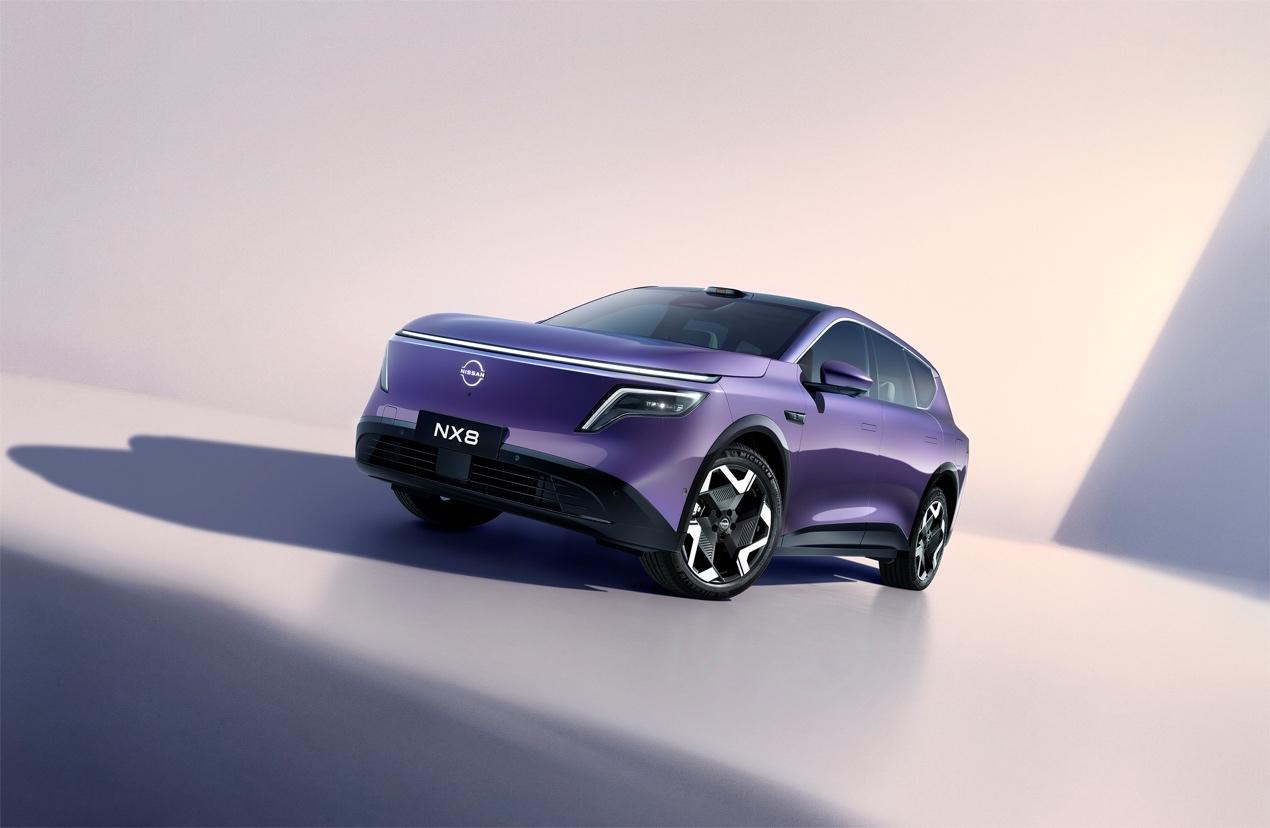 【东风日产NX8曝光：800V+宁德时代5C超充技术】日前，东风日产全新中大型S