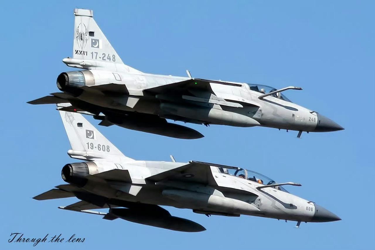 俄罗斯媒体说枭龙战机本质上，也是苏系战机。以色列媒体之前说歼10战机，本质上是以