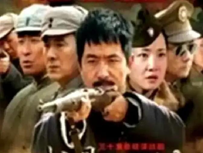 张若昀新剧《孤舟》刚播两集就爆了。东方卫视黄金档，豆瓣1，热搜直接挂前三。