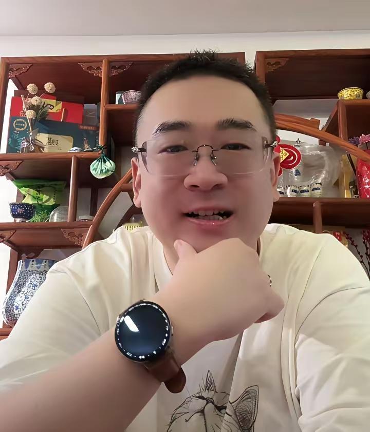 云昊今天终于忍不住了，原来最大伤害是这人。伤害最大的是假包公。直接就就用手环骗蒙