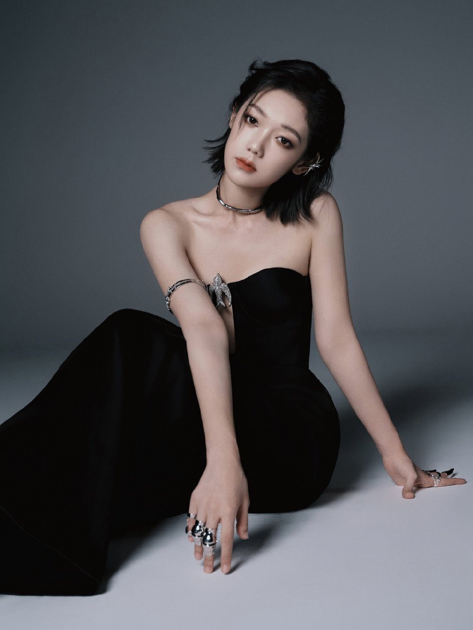希林娜依高～～希林娜依高希林娜依高让希林娜依高梳背头的是天才​​​