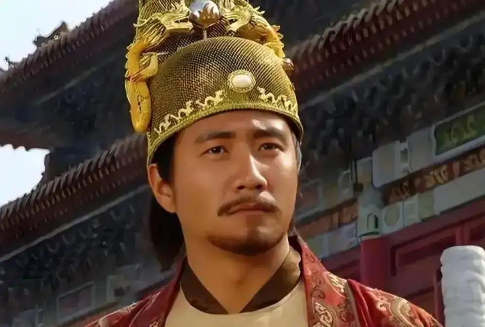 朱元璋路过刑场，见刽子手行刑时，死囚大喊：重八救我，朱元璋大怒：处死！死囚苦笑一下：你来看看我背上刻