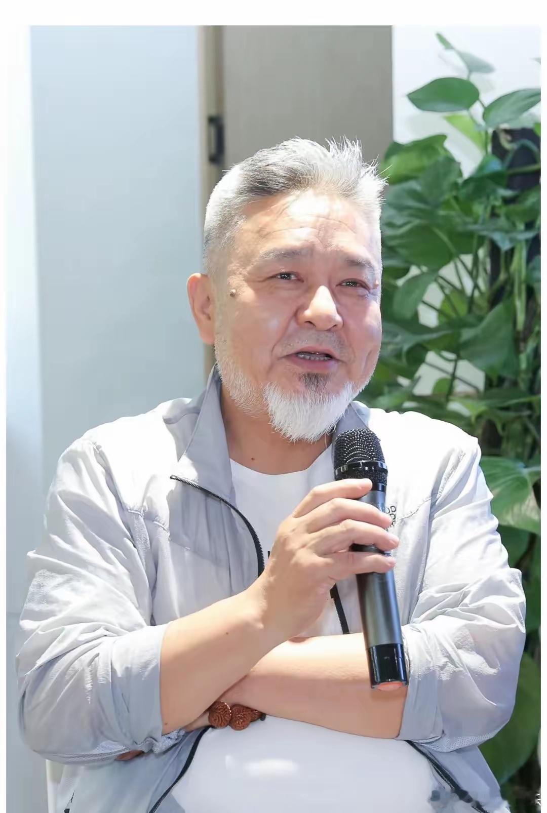 《主角》演员真是卧虎藏龙厨房大厨裘存义居然是秦腔顶级大腕贺林，张嘉益给的惊喜太多