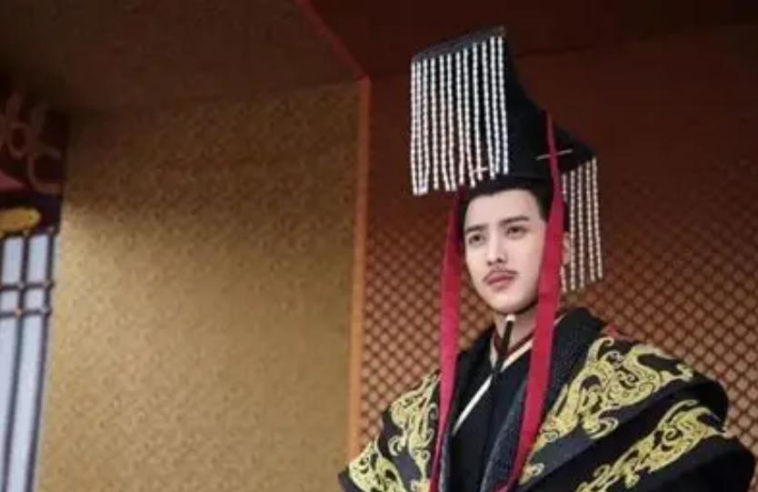 老皇帝死后太子很高兴，后来立了5个皇后，还成就了一位千古明帝。古人一妻多妾常见，