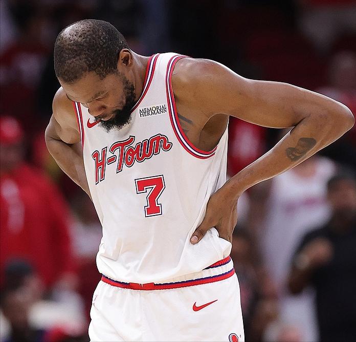 杜兰特9失误！下半场3分~对阵湖人的G2，杜兰特复出打了41分钟。投篮1