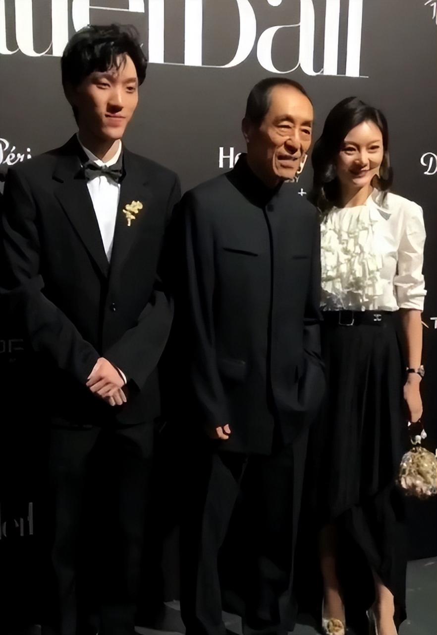 75岁的张艺谋，又一次被推上风口浪尖，这回和电影无关，还是因为那个748万的事，