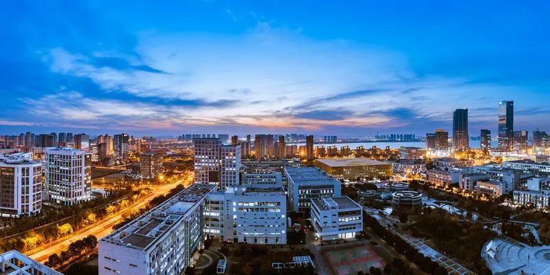 中国中医科学院大学落户苏州，这可真是苏州生物医学产业的一剂强心针！苏州本身在生物