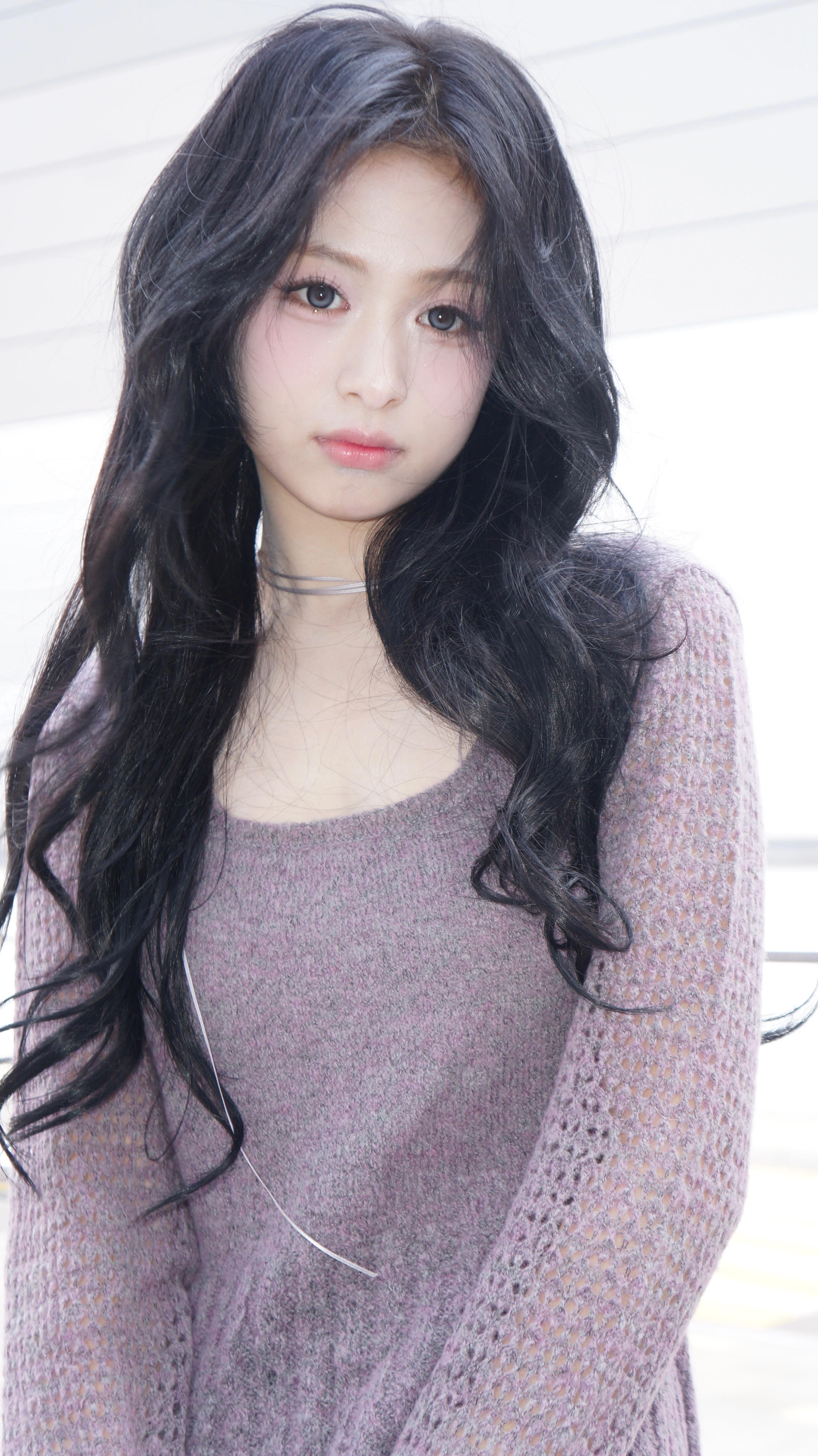 郑雅娴最新照片无刘海这个美都能幻想出皮肤的触感像小时候摸的仿真娃娃….