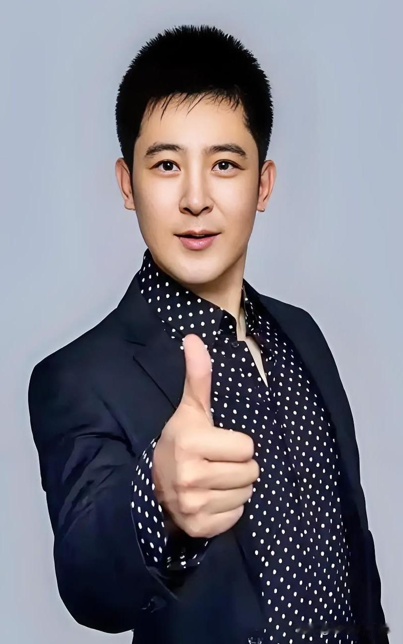 57岁孙涛官宣退春晚，两句话藏着最温柔的体面，全网看哭了57岁的孙涛在1月2