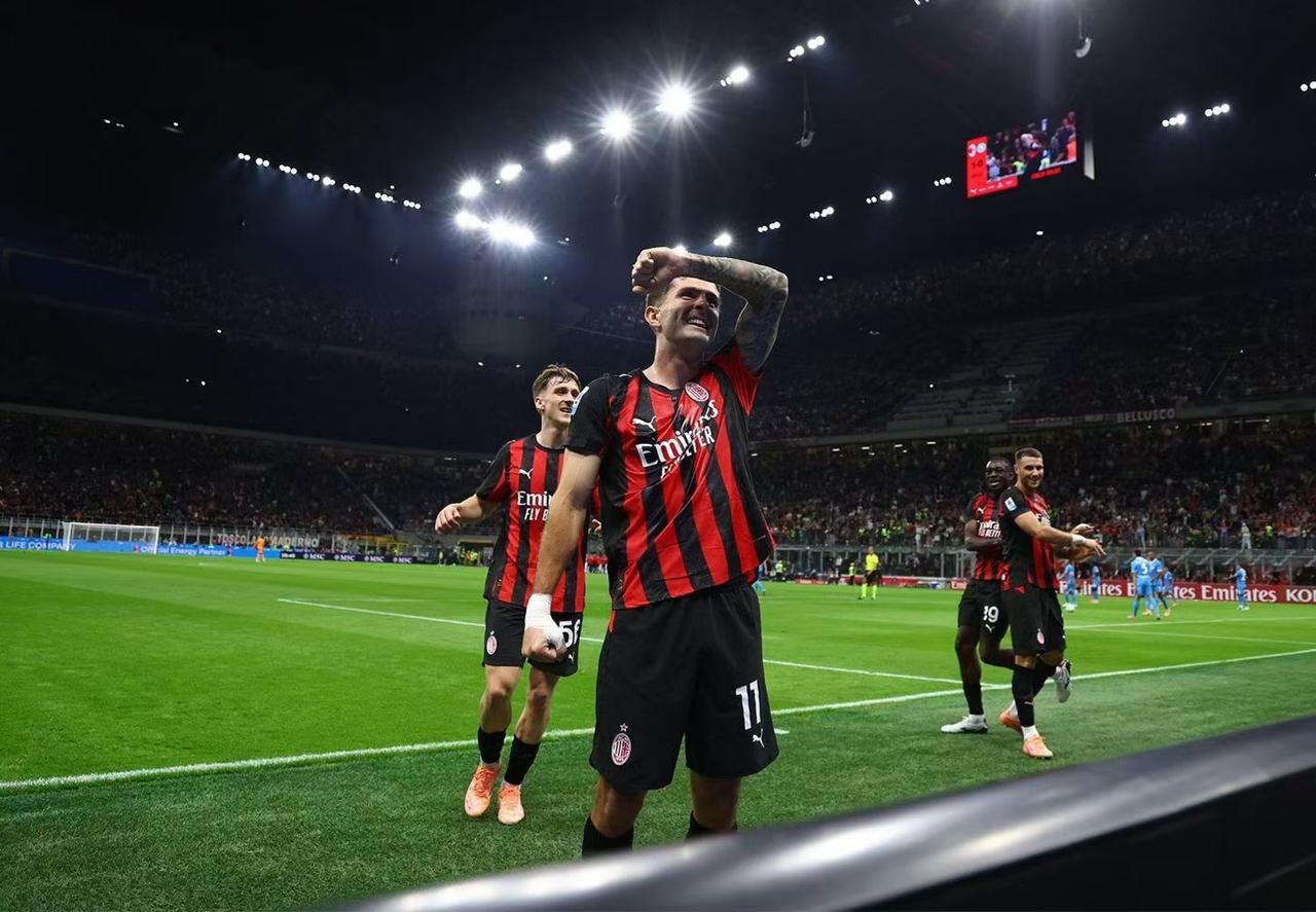 米兰若赢罗马，基本上排名不会跌出前五！米兰3比1战胜科莫，赢得了一场看不见的争