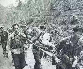 1979年解放军撤兵时，将越南境内的铁轨全都拆了带回国内，对此越南表示强烈不满，