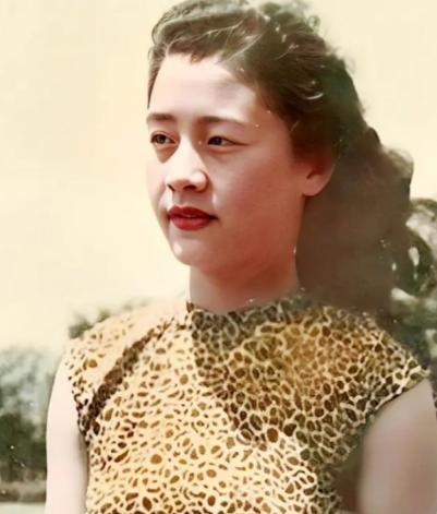 当年，44岁的张大千，收了一个16岁的女徒弟学画画，没过多久，女徒弟说：“师傅，