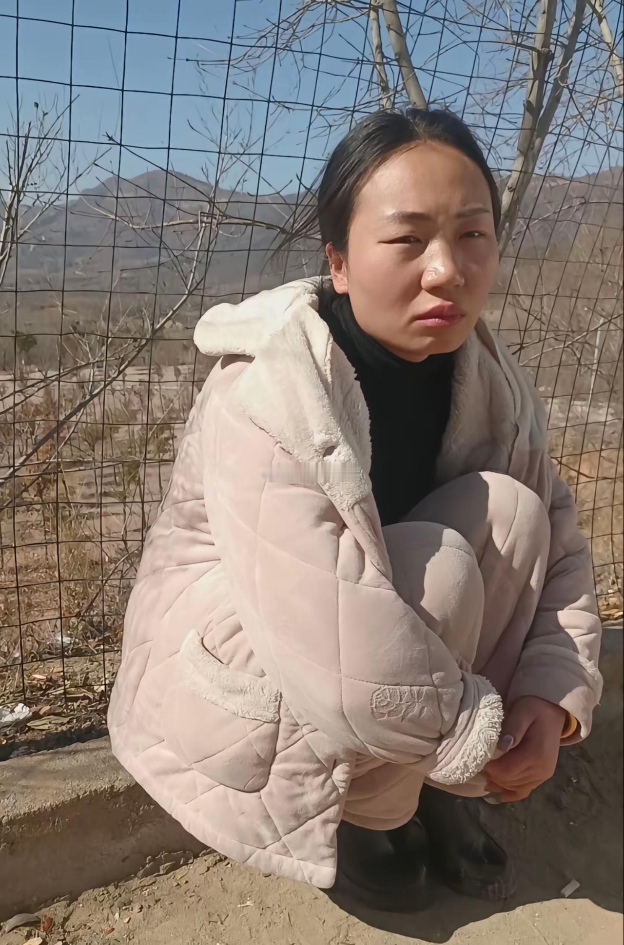 重庆33岁女子大过年跑河南中灵山寻死，怎么看都透着诡异。2月14腊月27日，年都