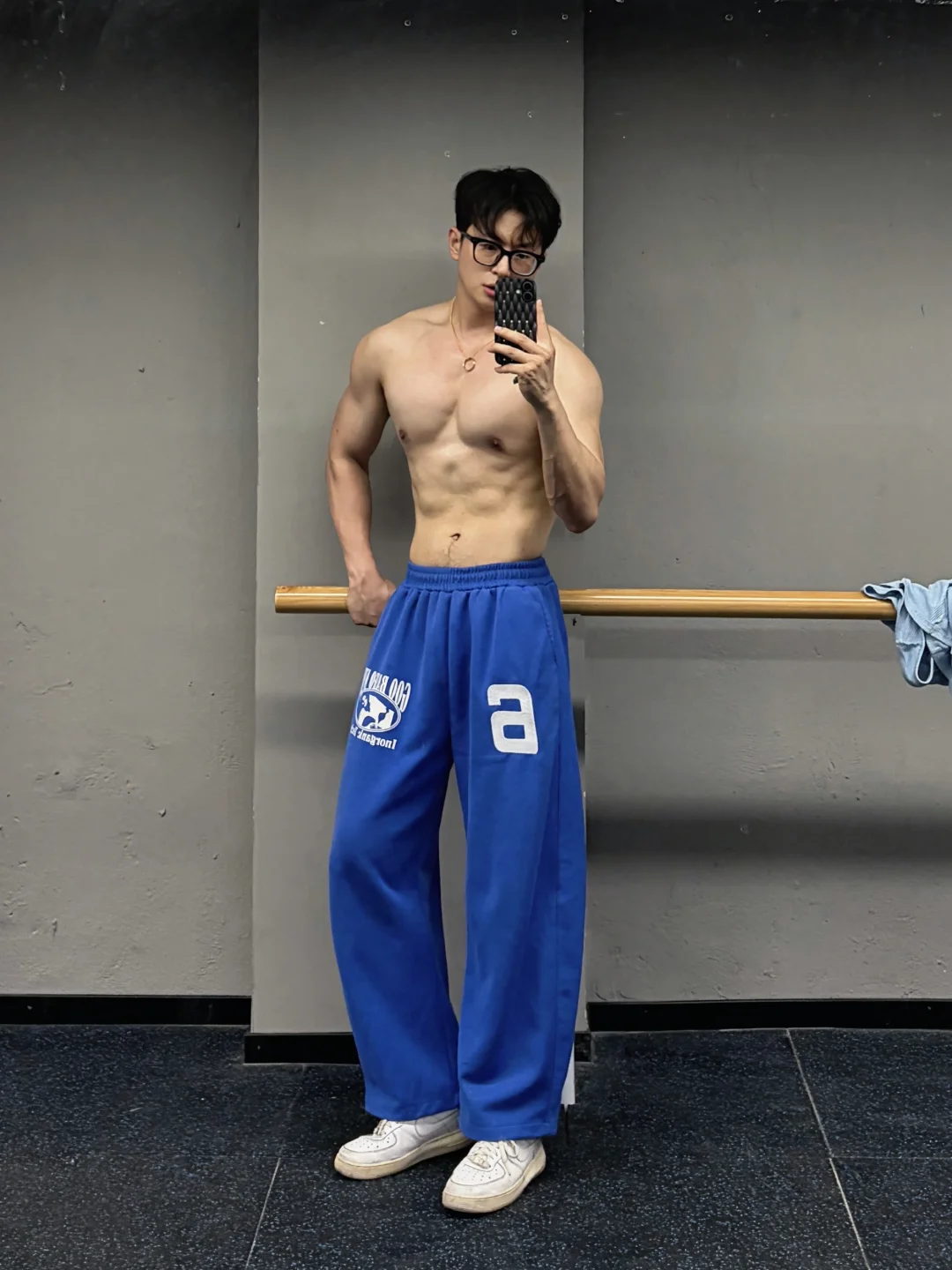 一身蓝🔵