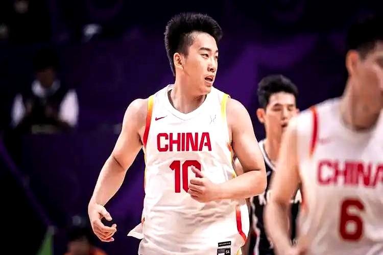 中国男篮vs韩国这场球，看完不少球迷直呼“判若两队”——和亚洲杯那支能打的队伍比