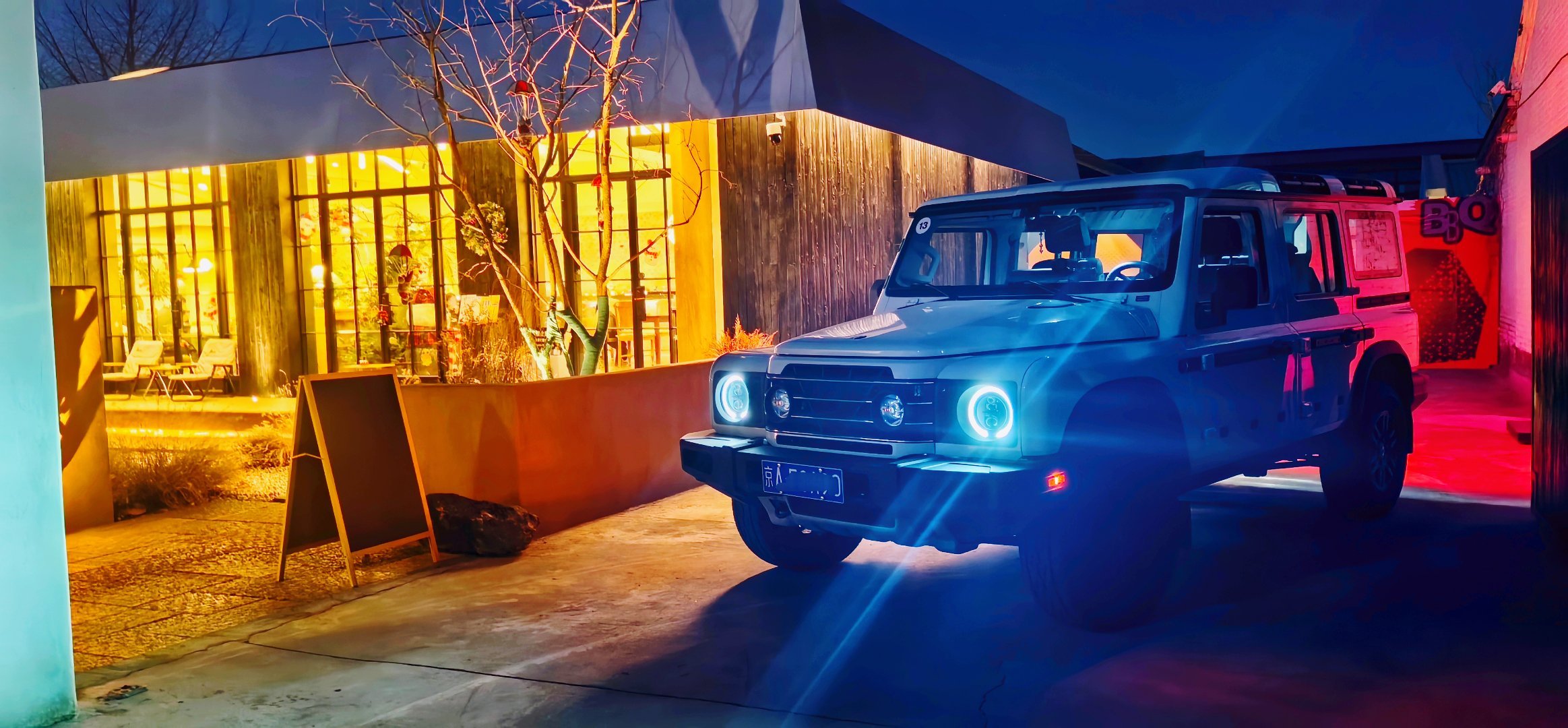 二手车英力士掷弹兵有车贩子收到这几张车的照片，不但不认识，还问:这车是你自己攒