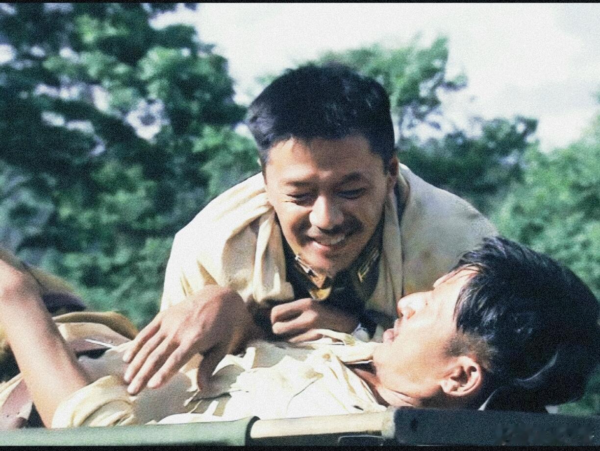 士兵突击变老兵突击有些剧，看一遍就记了一辈子。时隔二十年，当这几个名字再次连在