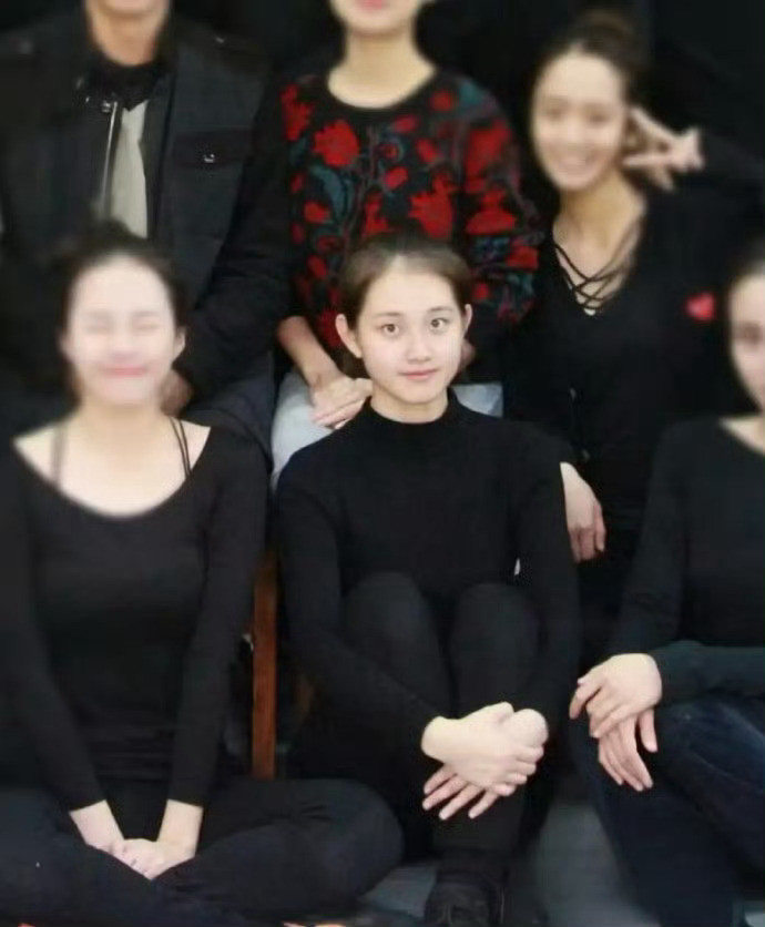 早期的郭宇欣，这颜值也太漂亮了，脸真的好小啊！