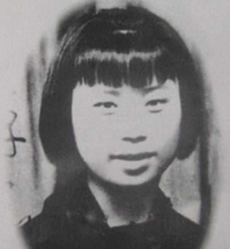 1941年，地下党刘彩凤被捕，县长见她长得漂亮，就动了歪心思，支开看守，单独对