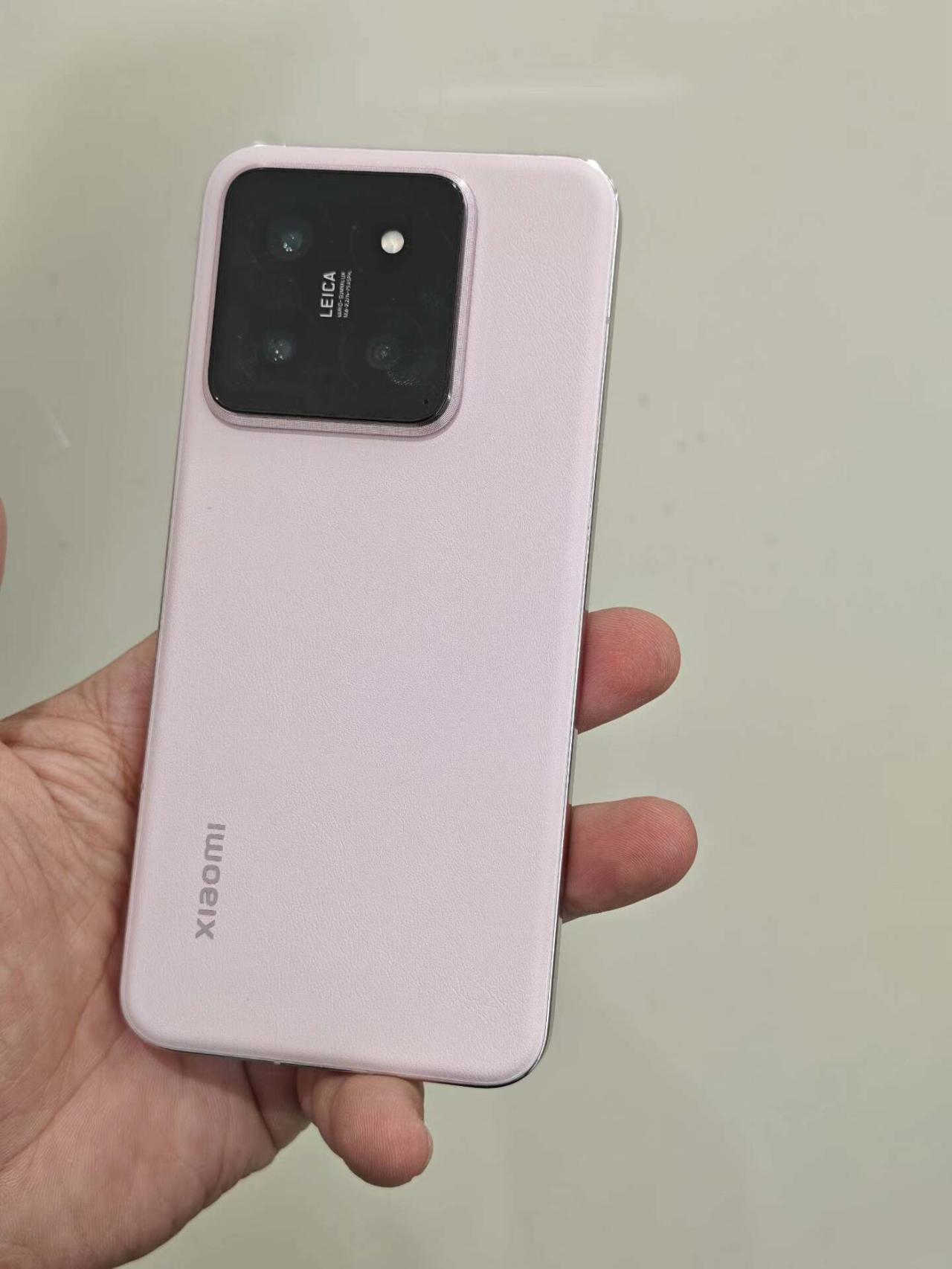 小米14应该可以算是小米数字系列相当经典的一款机型吧？[呲牙笑]2026年用小米