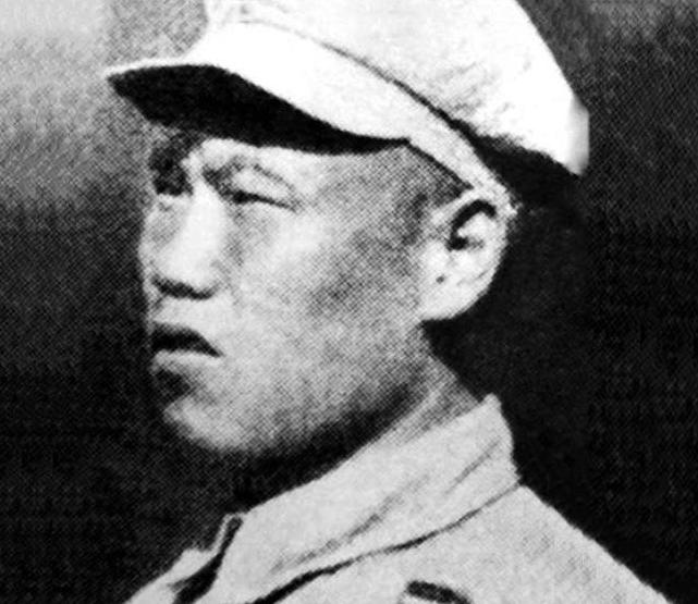 1951年，一志愿军往阵地送弹药，可当他到达后，却发现干部全牺牲，而战士更是乱成