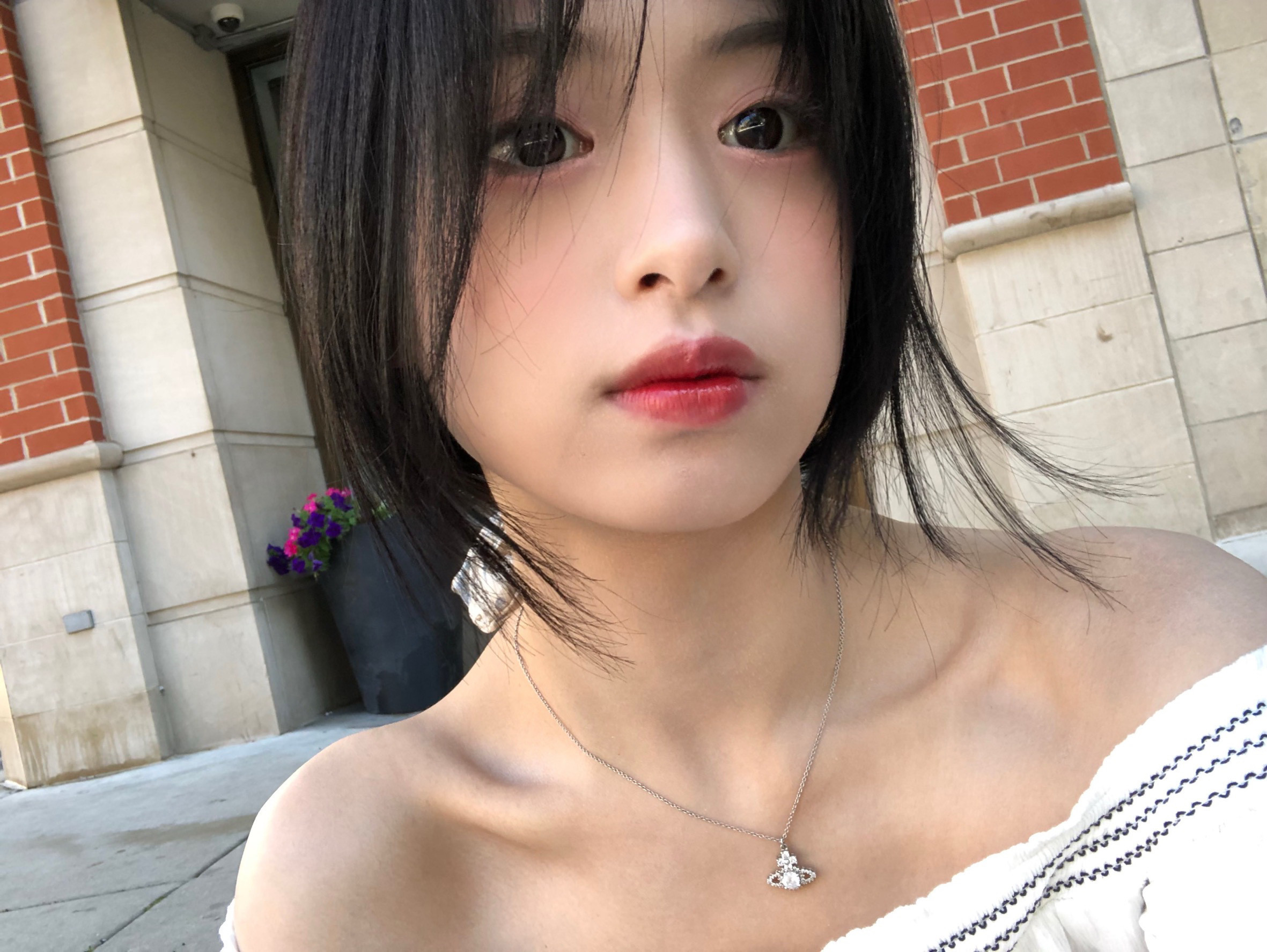 大眼睛像蝴蝶翅膀一样扑闪扑闪的神来的吧Ahyeon….🪭