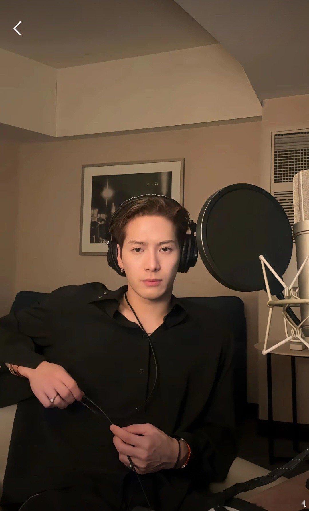 素颜就是这么权威王嘉尔​​​