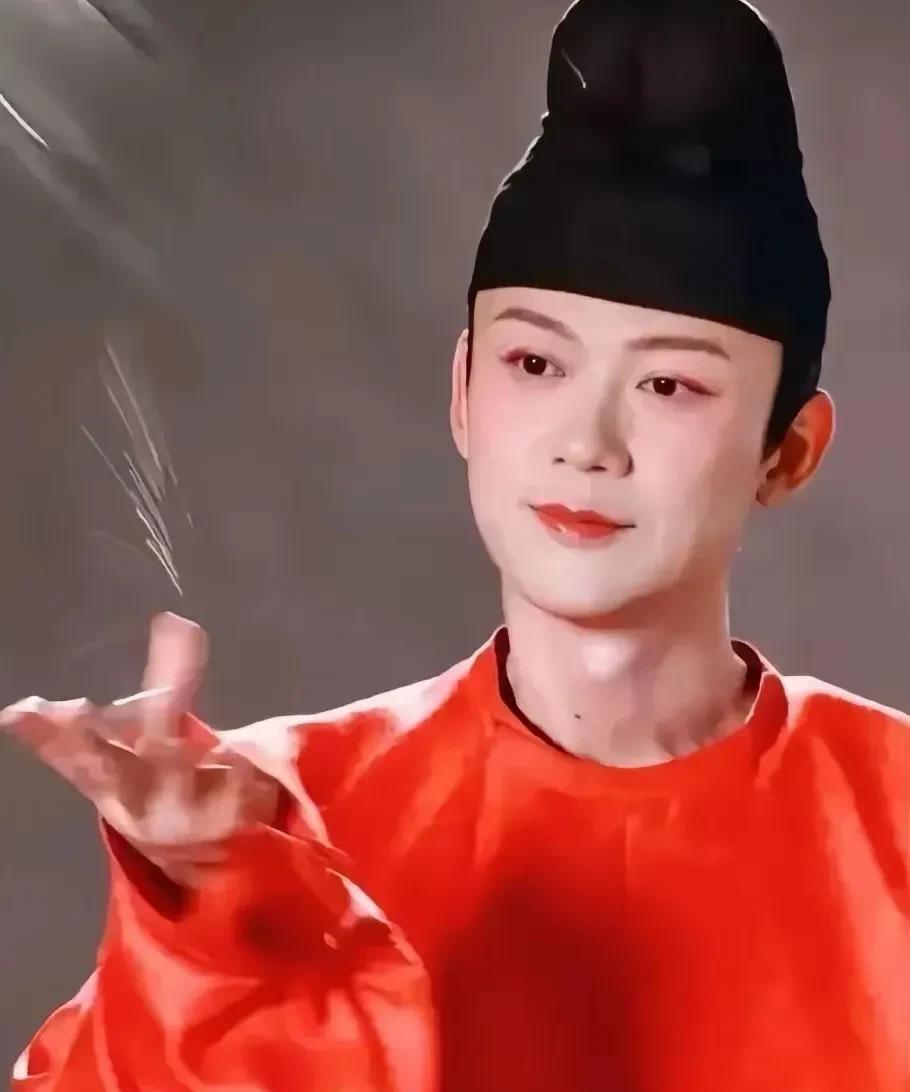 《长安的荔枝》鱼常侍并没有死，他在圣上赐给他三尺白绫之前，已经逃出生天了。以他