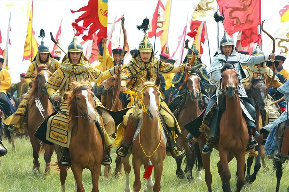 为什么明朝坐拥上亿人口，兵马上百万，会败给满清 从八旗军的发展来看，满洲八旗