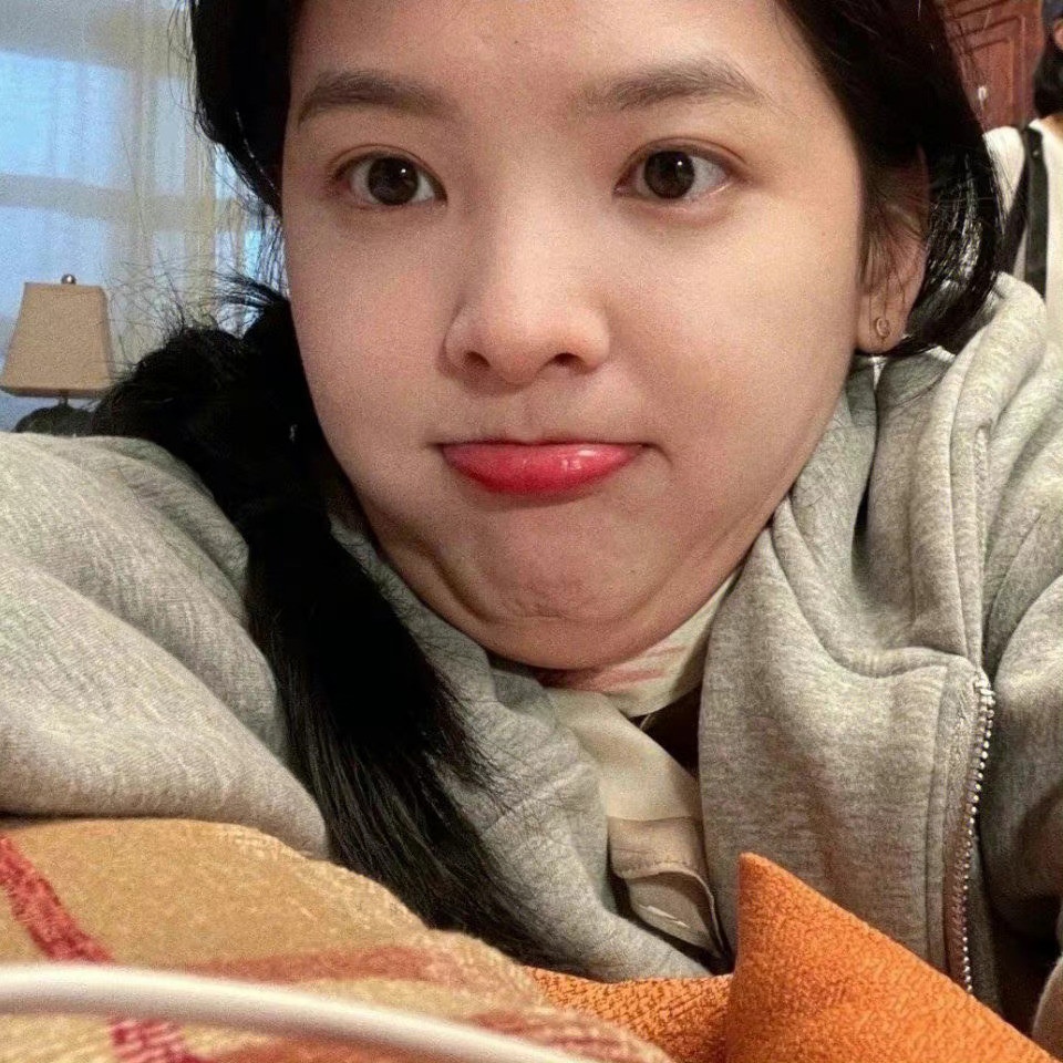 章若楠自拍界来了个天才