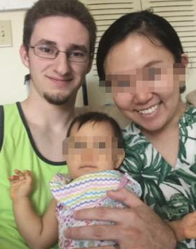 “你应该滚回中国去！”“别用亚洲人的脏习惯喂我的孩子！”2019年美国一男子不