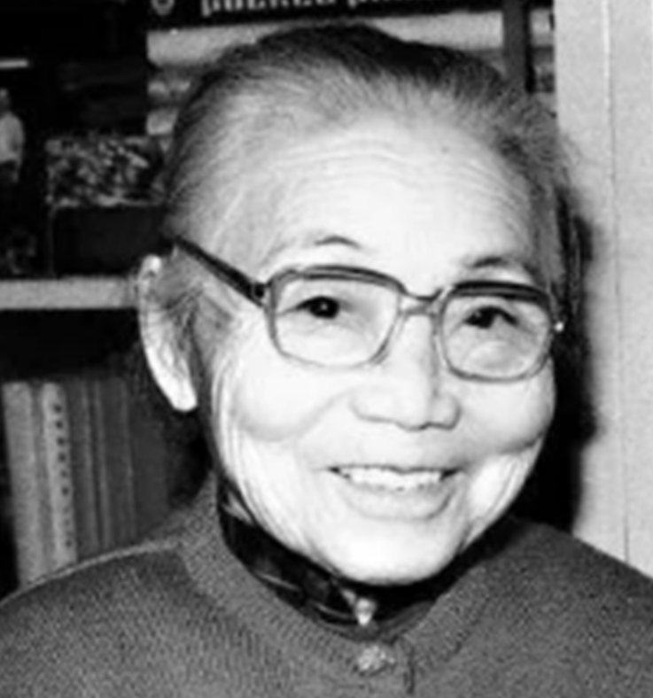 1925年，苏州豪门潘祖年病重。临终前，他支开旁人，只留下20岁的孙媳妇，厚着脸
