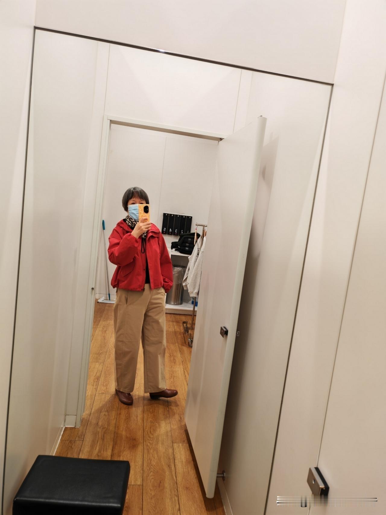 网传，没脑子女人的特征有九条，我读了三遍，正式确认了我没脑子，因为每条都中。