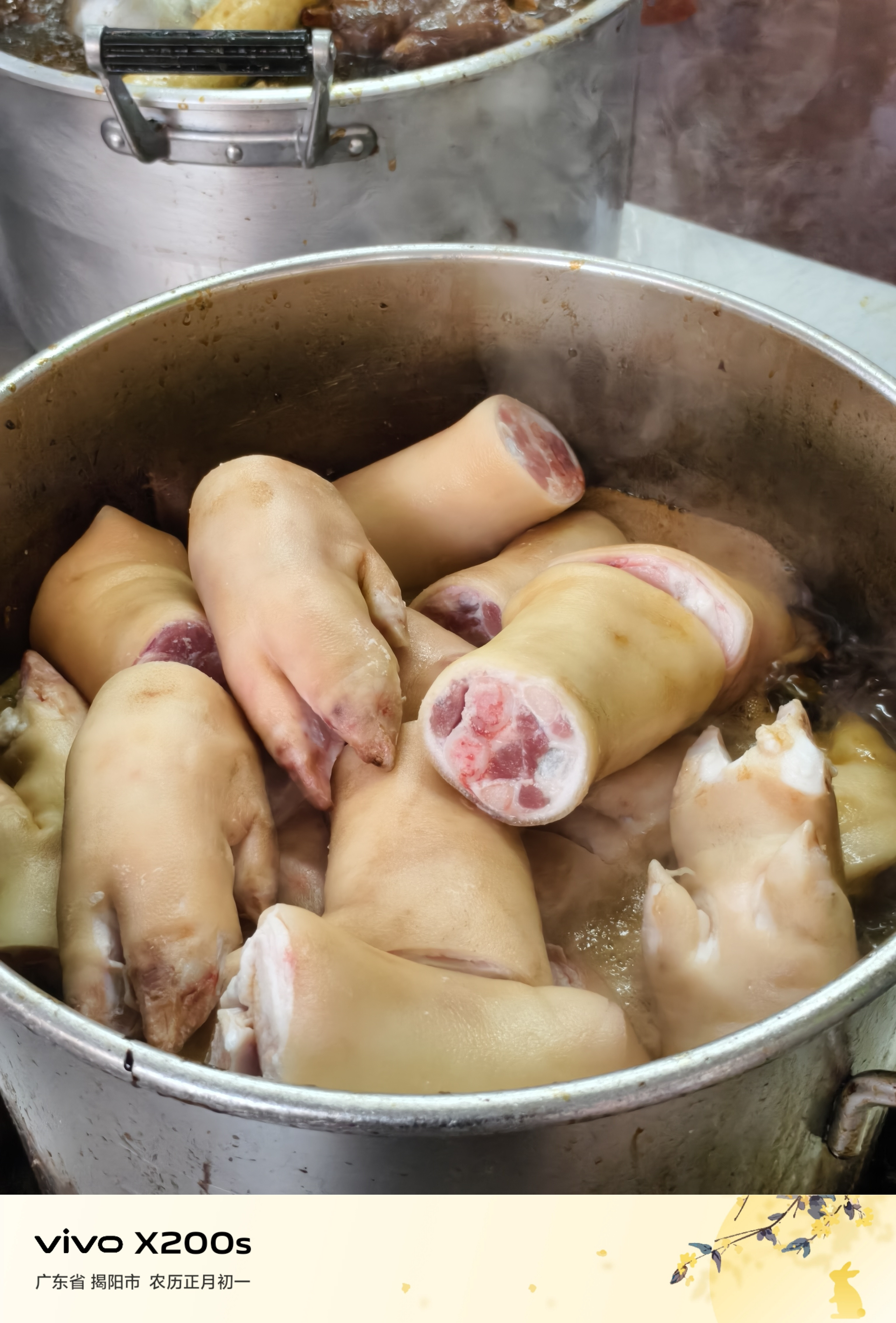 还的是隆江镇的隆江猪脚不枉开车一个小时来这里吃猪脚饭虽然没吃饭排名前几的店，但是