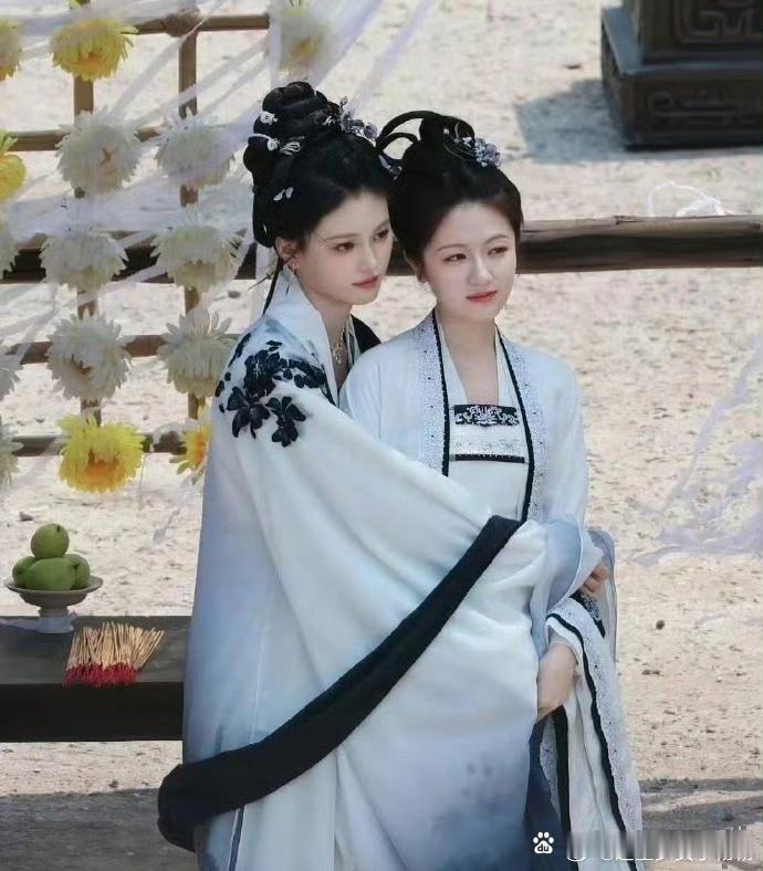 女二颜值虽超李兰迪，可女主那范儿、气质得李兰迪来撑，女二就是缺了点富贵韵味。​
