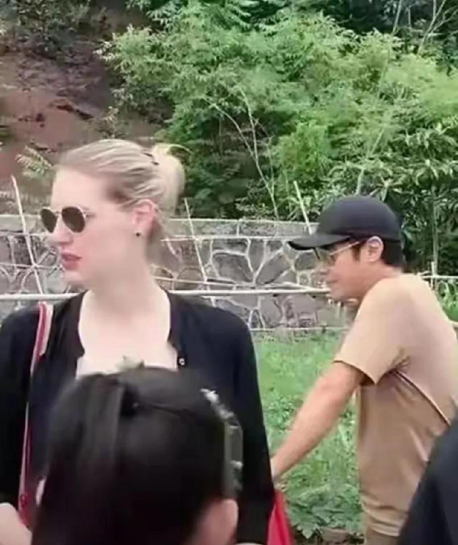 撒贝宁开300万大G接娃引热议，有人嫌高调，也有人觉得凭本事赚钱无可厚非。