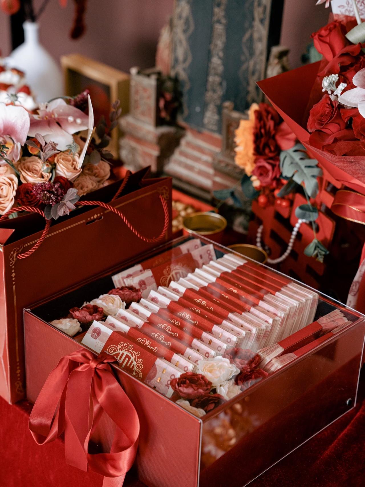 大哥得知上研究生的儿子女友怀孕后，那操作简直让人惊掉下巴！直接赶到女孩家提