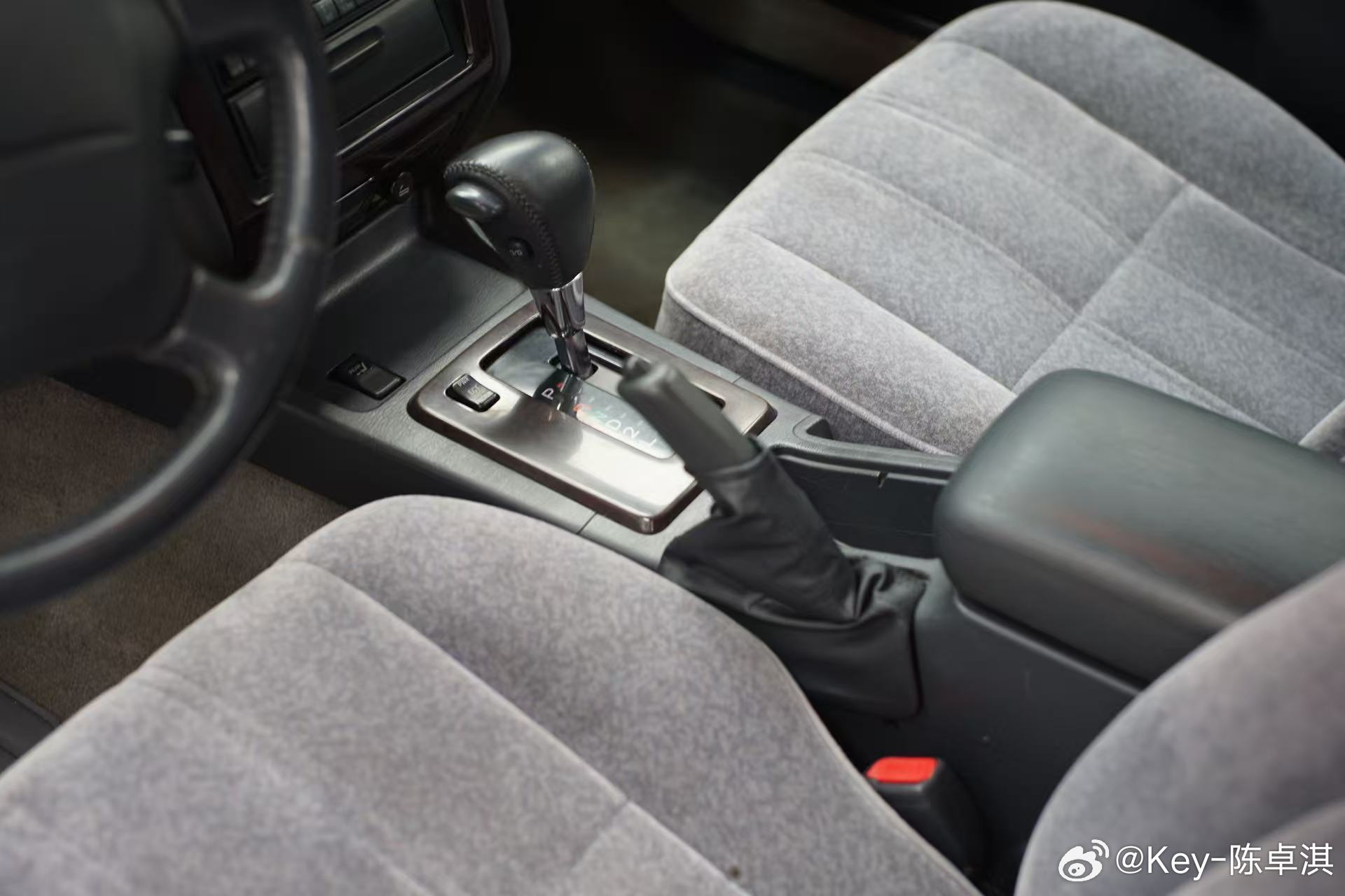 “变废为宝”！我的皇冠155原厂绒布终于洗干净了，估计前车主用了30年都没洗过，