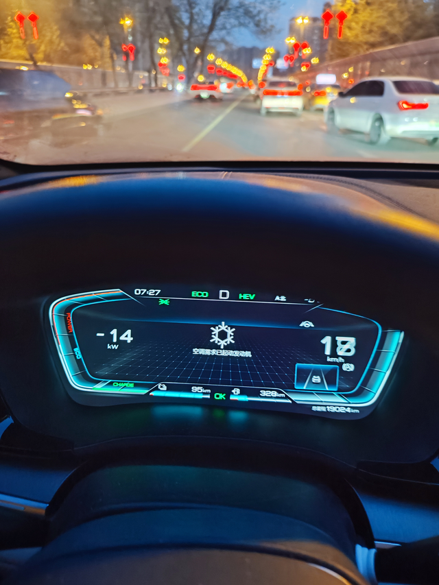 强制偷油更猛了比亚迪客服和4儿子店明确说明，冬季没有油无法开dmi，0℃以下只