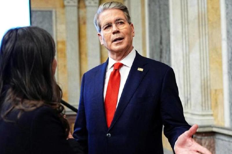 1月11日，路透社报道:“美财长贝森特昨天宣布，最早下周解除对委内瑞拉部分制裁，