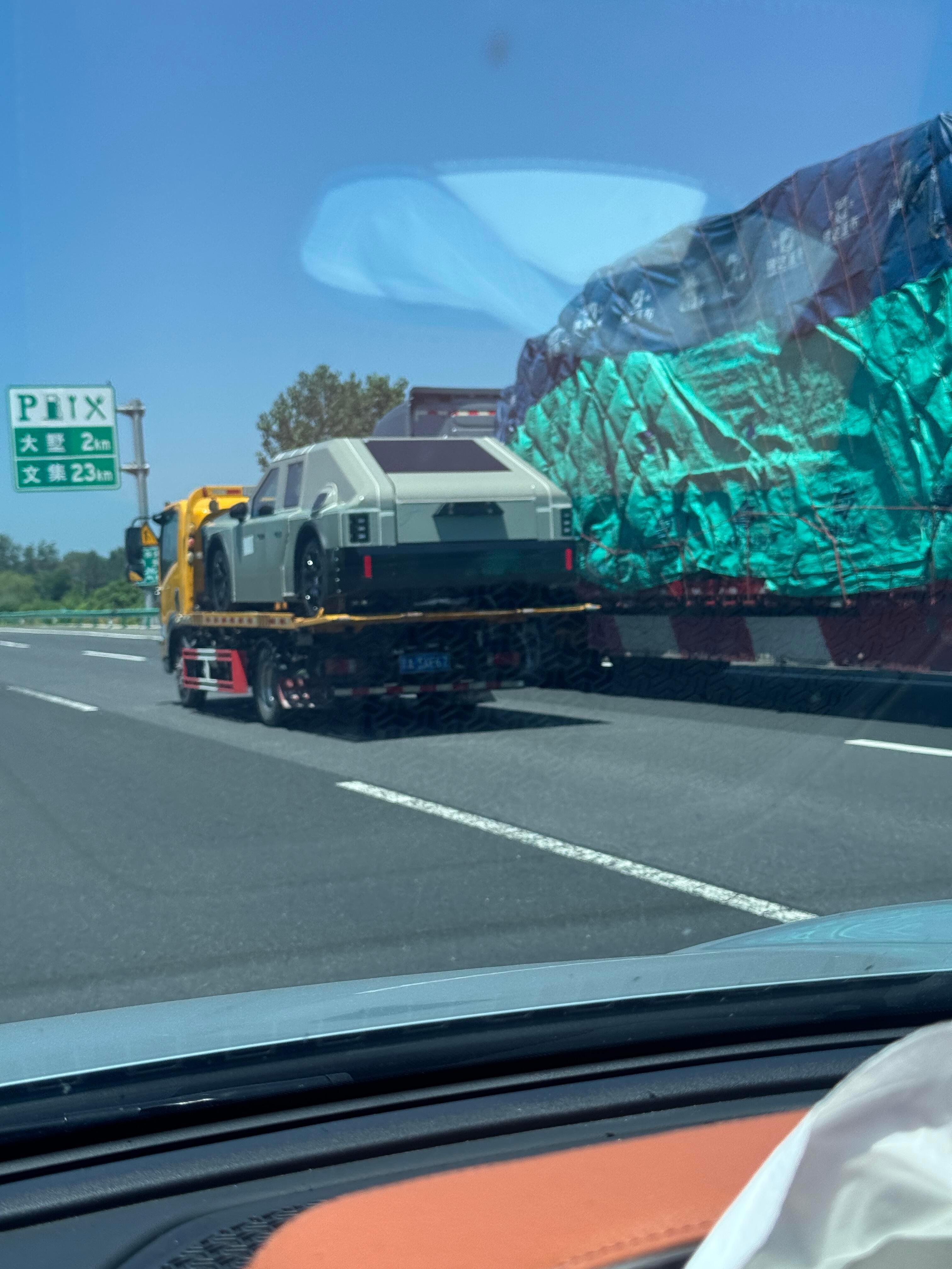 啥车？很霸气，很不同寻常啊！