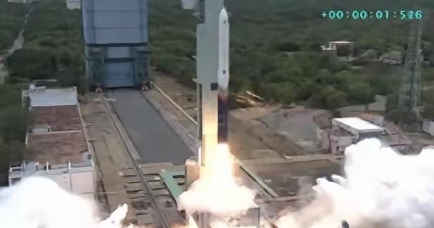 2026年7月18日，一枚7层楼高的火箭从印度东海岸腾空而起，15分钟后准确入轨