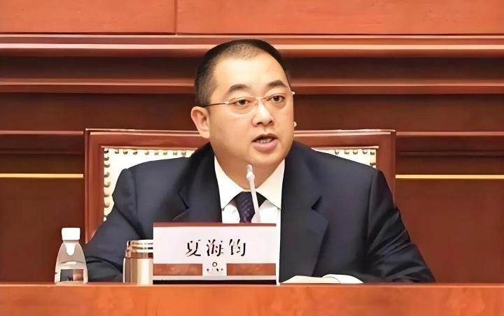 欠下万亿债务却要月花费30万？恒大前高管法庭哭穷惹众怒！近期香港高院庭审爆出